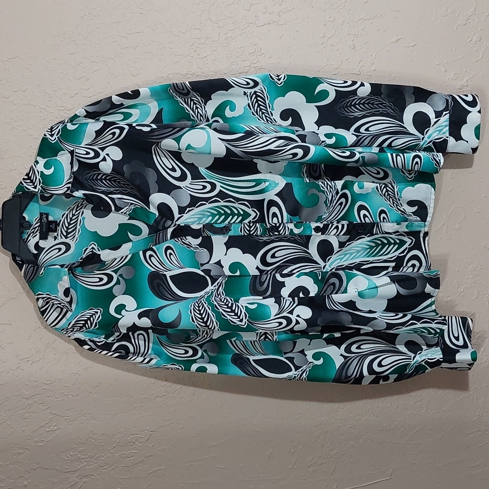 East 5th, S, green/black/white/blue